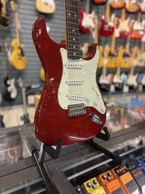Fender Made in Japan 60s Traditional Strat in Dakota Red 2