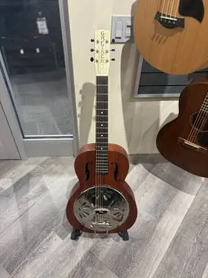 Gretsch Guitars - G9200 Boxcar Round Nk Resonator
