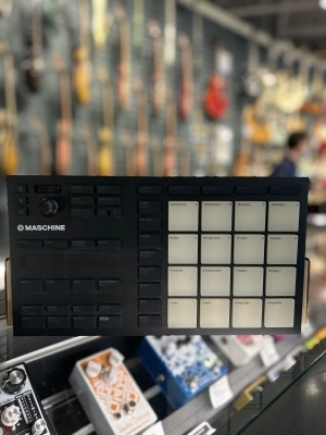 Native Instruments - MIKRO MK3