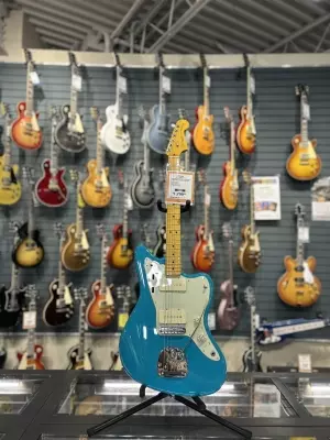 Fender American Professional II JazzMaster in Miami Blue