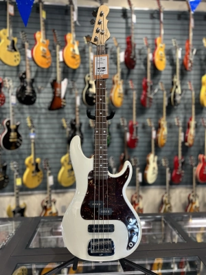 G&L USA SB-2 Cream