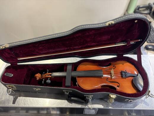 Schoenbach - 220 4/4 Violin Outfit