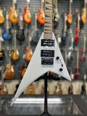 Jackson Guitars RR Minion Flying V 2