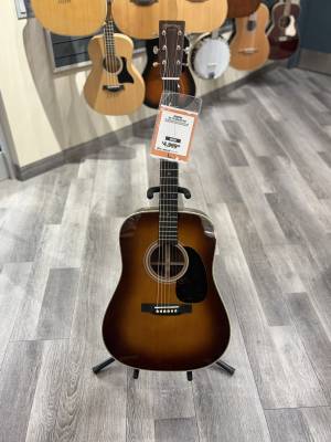 Martin Guitars HD-28 Dreadnought Acoustic Guitar With Hardshell