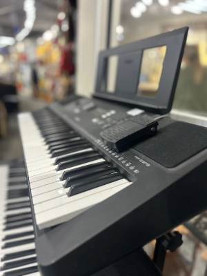 Yamaha 61 Key PSRE373 2