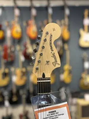 Fender - Tom Delonge Strat in Surf Green 2
