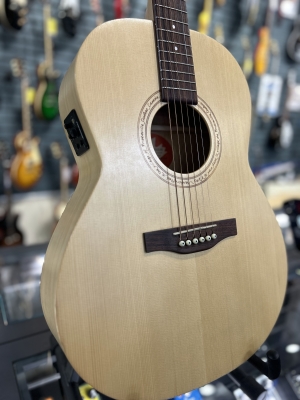 ギター Norman Expedition Nat Folk Solid Spruce Norman Expedition Parlor NAT SG Acoustic Guitar - Natural