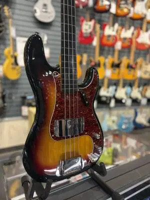 Squier - Fretless P-Bass 2