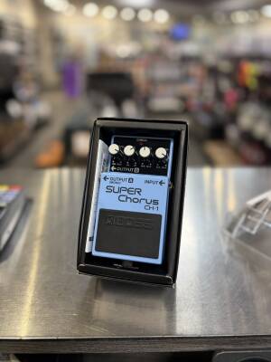 BOSS Super Chorus Pedal | Long & McQuade