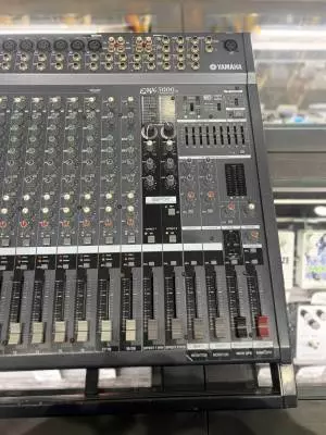 Yamaha 20 Channel Powered Mixer 2