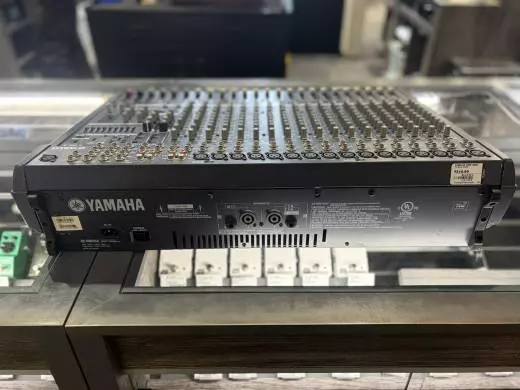 Yamaha 20 Channel Powered Mixer 2