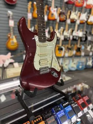 Fender AM Performer Strat HSS RW in Aubergine 2