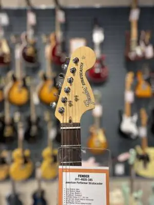 Fender AM Performer Strat HSS RW in Aubergine 2