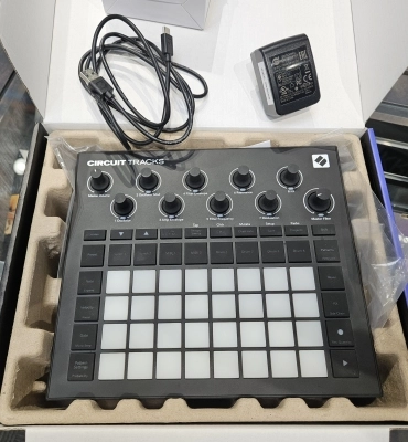 Novation - CIRCUIT TRACKS 2