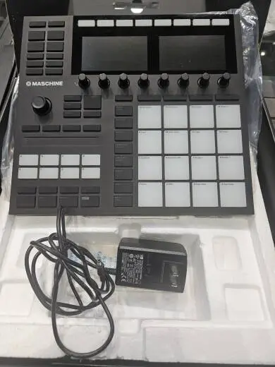 Native Instruments - MASCHINE MK3