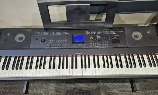 Yamaha - DGX660 B