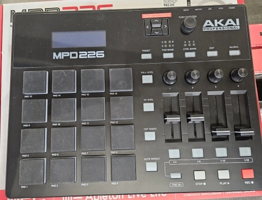 Akai - MPD226 2