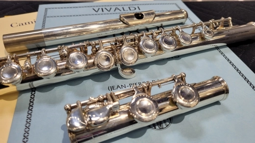 Yamaha Student Flute - YFL221 2