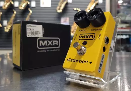 MXR Distortion+ - M104