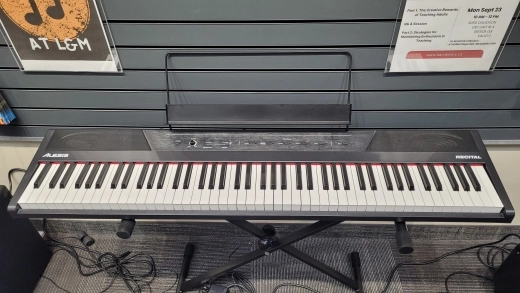 Alesis Digital Piano - RECITAL PRO