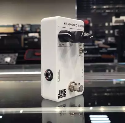 JHS Pedals - JHS 3 HARM TREM 2