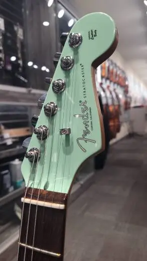 Store Special Product - Fender AM Pro Strat - 017-3900-757