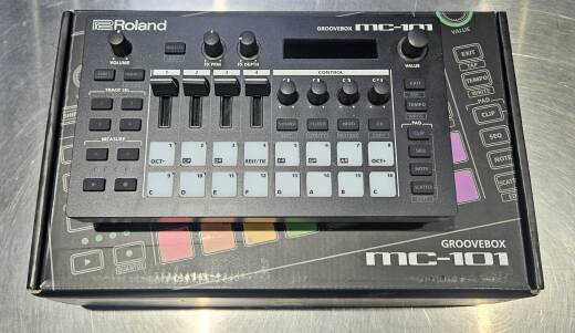 Gear Hunter | Roland - MC-101