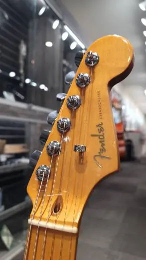 Fender Ultra Strat - Texas Tea - 011-8012-790 2