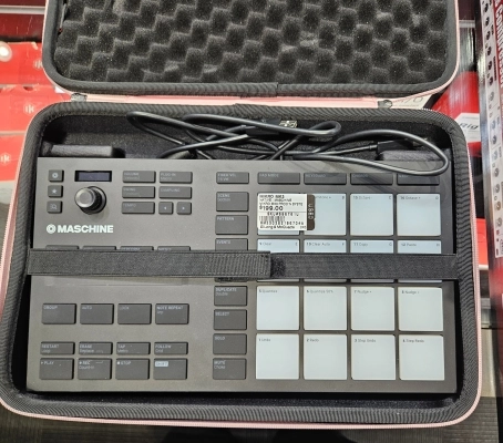 Native Instruments - MIKRO MK3