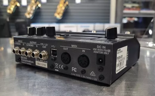 BOSS Reverb Pedal - RV-500 2