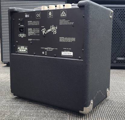 Fender Rumble 15 - Rumble Series 15 Watt Bass Amp (V3)