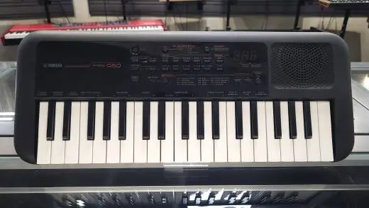 Yamaha 37 Mini Keyboard - PSSA50 2