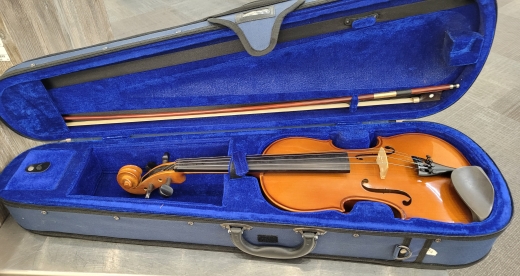 Menzel 4/4 Student Violin Outfit 2