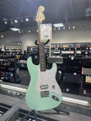 Fender Tom Delonge Stratocaster- Surf Green
