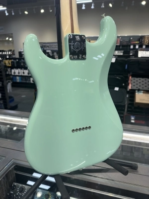 Fender Tom Delonge Stratocaster- Surf Green 2