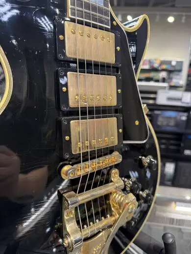 Gibson Custom Shop - Murphy Lab Lite Aged '57 Les Paul Custom 3-Pickup w/Gold Bigsby - Ebony 2