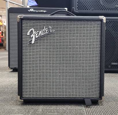 Fender Rumble 15 - Rumble Series 15 Watt Bass Amp (V3)