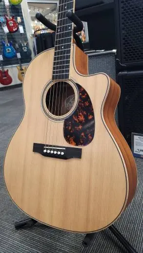 Larrivee Acoustic/Electric Guitar - LV-03E 2