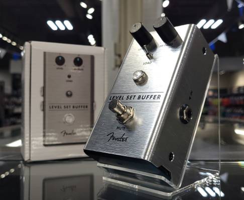 Fender Level Set Buffer Pedal | Long & McQuade