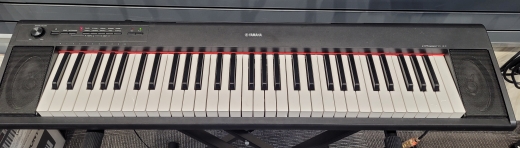 Yamaha Digital Piano - NP12 B
