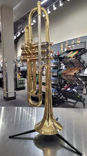 Getzen Eterna Deluxe Trumpet- 907DLX