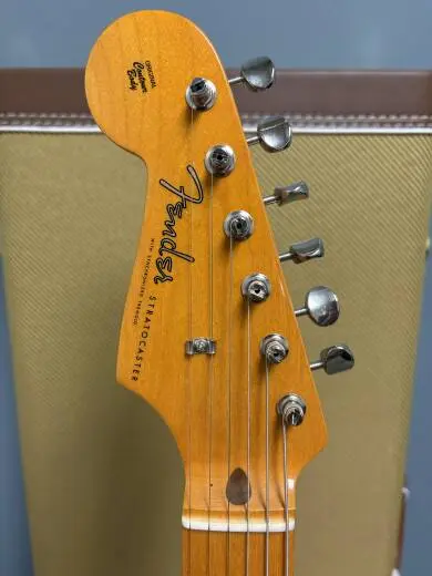 Fender - 011-0242-807 2