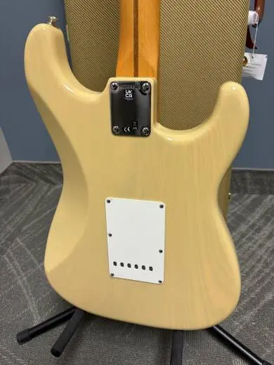Fender - 011-0242-807 2