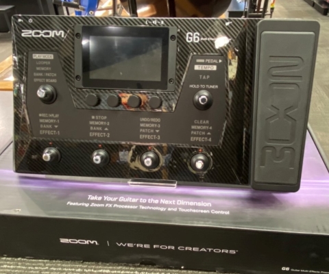 Zoom G6 Guitar Multi Effects Processor With Expression Pedal