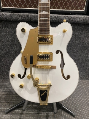 Gretsch G5422G Double-Cut with Bigsby 3