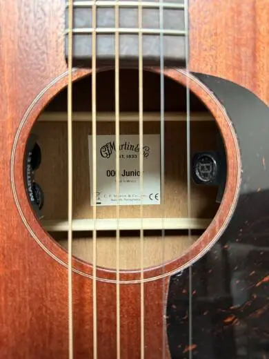 Martin Guitars - 000 JR E SAP 2