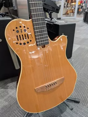 Godin Guitars - G12817 2