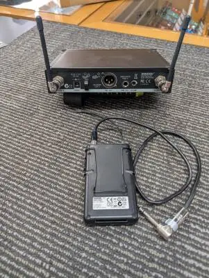 SHURE SLX WIRELESS INSTRUMENT PACK 2