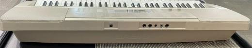 Casio LK-270 61 Key 3