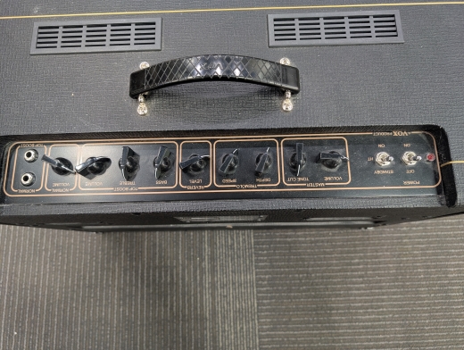 Store Special Product - Vox - AC15C1